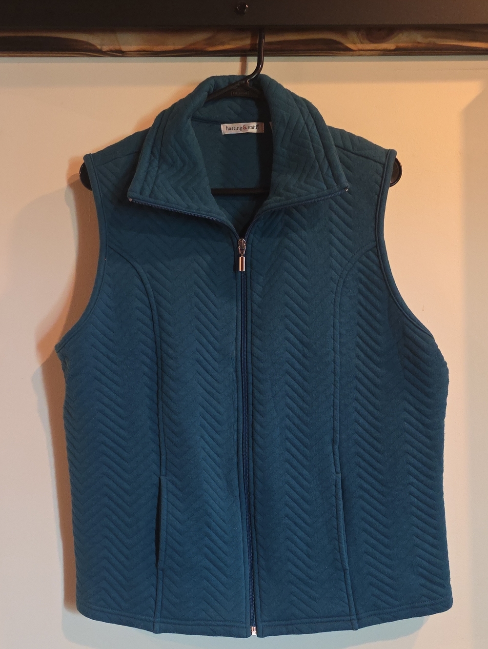 Hastings & Smith Teal Quilted Fleece Vest with Zip